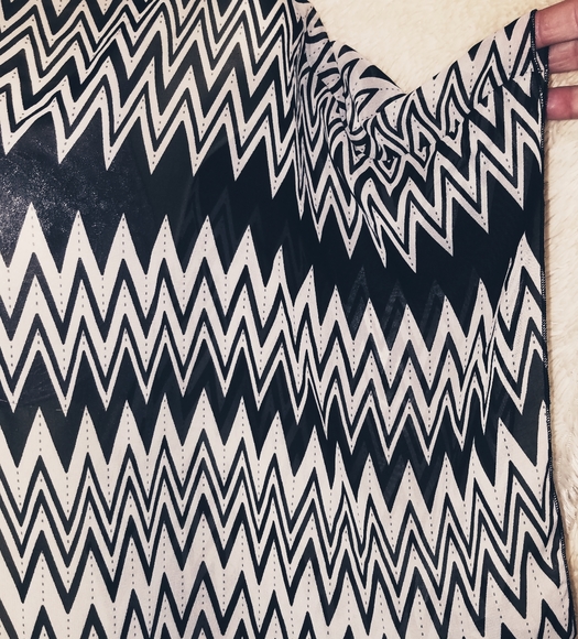 NWOT Sheer Open Coverup - Picture 4 of 5